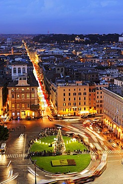 Piazza Venezia from Monumento Vittorio Emanuele II, Rome, Italy, Europe