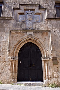 Doorway, Odos Ippoton, medieval Street of the Knights, city of Rhodes, Rhodes, Greece, Europe