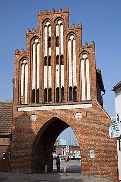 Wassertor city gate, brick gothic, Wismar, Mecklenburg-Western Pomerania, Germany, Europe, PublicGround