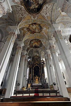 Ceiling frescoes and altar area, Heilig-Geist-Kirche, Holy Spirit Church, Viktualienmarkt, Munich, Bavaria, Germany, Europe