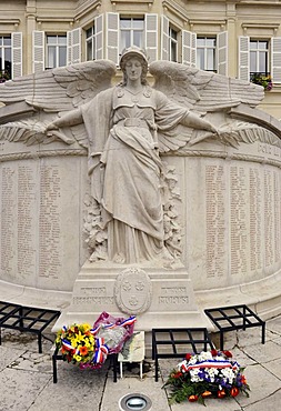 Memorial to fallen soldiers, Hotel de Ville, town hall, epernay, Champagne, Marne, France, Europe, PublicGround