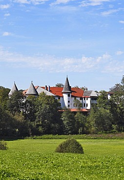 Schloss Sigriz or Reichersbeuern castle, Reichersbeuern, Toelzer Land, Upper Bavaria, Bavaria, Germany, Europe, PublicGround