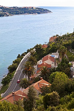 Villas on the coast road to Dubrovnik, Central Dalmatia, Dalmatia, Adriatic coast, Croatia, Europe, PublicGround