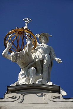 Atlas and Hermes, statues on the roof of the Haus der Kaufmannschaft building, 19th century, Schwarzenbergplatz square 4, Vienna, Austria, Europe