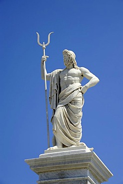 Neptune or Poseidon, statue in the park, Parque Cespedes on the Malecon, Avenida del Puerto, a boulevard along the historic city centre of Havana, Habana Vieja, Old Havana, Cuba, Greater Antilles, Caribbean, Central America, America