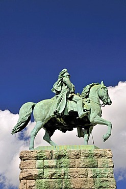 Equestrian statue of emperor William I. on the Hohenzollernbruecke Bridge, Cologne, North Rhine-Westphalia, Germany, Europe, PublicGround