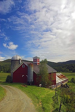 A classical red farm near Cambridge in northern Vermont, USA