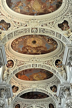 Ceiling fresco in the nave, St. Stephan's Cathedral, Passau, Bavaria, Germany, Europe