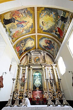 Altar area, Church of La Merced, built in 1762, Leon, Nicaragua, Central America