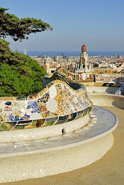 Wave-shaped bank with ceramic mosaics by Josep Maria Jujol, La Placa, Park Gueell, designed by Antoni Gaudi, UNESCO World Cultural Heritage Site, Barcelona, Catalonia, Spain, Europe