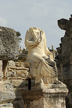 Headless torso, excavations, Ephesus, Efes, UNESCO World Heritage Site, Curetes Street with marble statue, Selcuk, Lycia, Southwest Turkey, west coast, Western Turkey, Turkey, Asia Minor, Asia