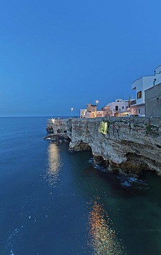 Polignano a Mare, historic town centre built on the cliffs by the sea, Apulia, Southern Italy, Italy, Europe