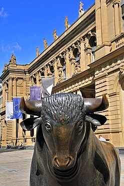 Bull, symbol of the stock market, sculpture, Boersenplatz street, Frankfurt, Hesse, Germany, Europe