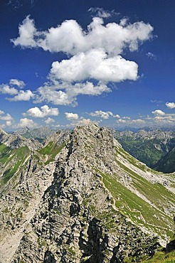 Hindelanger fixed rope route on Nebelhorn mountain, 2224m, leading to Grosser Daumen mountain, 2280m, Allgaeu Alps, Allgaeu region, Bavaria, Germany, Europe, PublicGround