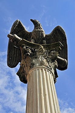 Memorial, eagle on a column, in commemoration of the victims of the Franco-Prussian War, 1870-71, Memmingen, Unterallgaeu district, Allgaeu region, Swabia, Bavaria, Germany, Europe, PublicGround