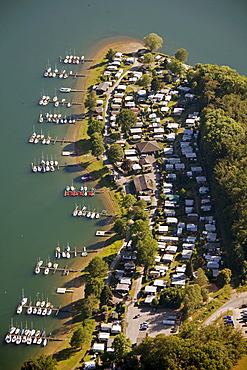 Aerial view, sailing boats, camping site, landing stages, Bevertalsperre dam, Hueckeswagen, Radevormwald, Oberbergischer Kreis district, North Rhine-Westphalia, Germany, Europe