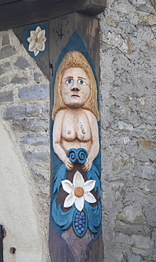 Female figure as a decoration on a half-timbered house in the historic town centre of Bad Wimpfen, Neckartal, Baden-Wuerttemberg, Germany, Europe