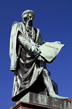 Gutenberg monument, Gutenberg Square, historic town centre, UNESCO World Heritage Site, Strasbourg, France, Europe