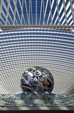 Partial view of the station concourse, a globe with the inscription "EXPO SOS Planet" as a reference to the candidacy of Liege for the World's Fair 2017, Gare de Liege-Guillemins railway station, architect Santiago Calatrava, Liege, Luik, Wallonia, Belgiu