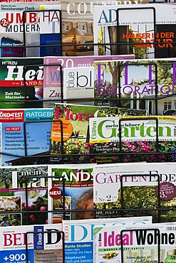 Several German home, gardening and nature magazines in a rack