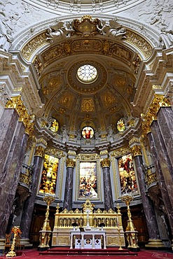 Interior, altar, historic dome, Berlin Cathedral, Supreme Parish and Collegiate Church in Berlin, Museum Island, UNESCO World Heritage Site, Mitte district, Berlin, Germany, Europe