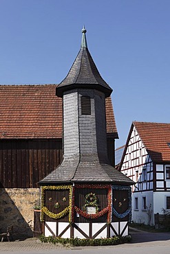 Brunnenhaus well house in Birkenreuth, Easter well, municipality of Wiesenttal, Little Switzerland, Upper Franconia, Franconia, Bavaria, Germany, Europe