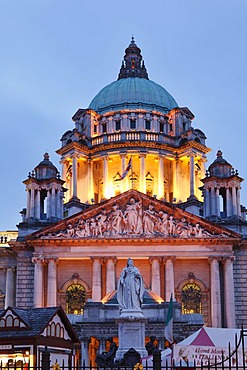 Statue of Queen Victoria in front of City Hall, Belfast, Northern Ireland, Ireland, Great Britain, Europe, PublicGround