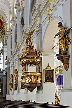 Pulpit and statues of saints, parish church of St. Peter, Munich, Bavaria, Germany, Europe