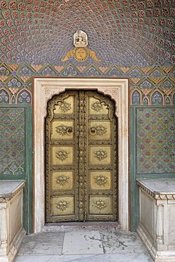 Entrance door, Chandra Mahal city palace, Jaipur, Rajasthan, North India, India, South Asia, Asia