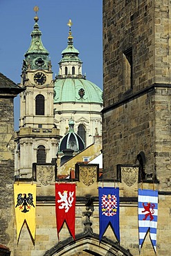 Coat of arms on the Charles Bridge, looking towards the Mala Strana district, Prague, Bohemia, Czech Republic, Czech Republic, Europe