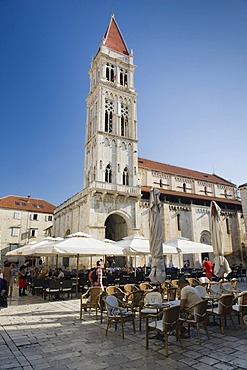 Cathedral of St. Lawrence, cathedral square, old town, UNESCO World Heritage Site, Trogir, Dalmatia, Croatia, Europe