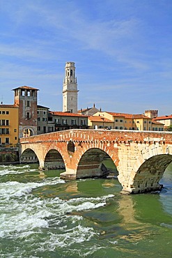 River Adige, Ponte Pietra bridge and Cathedral Santa Maria Matricolare, Verona, Veneto, Italy, Europe