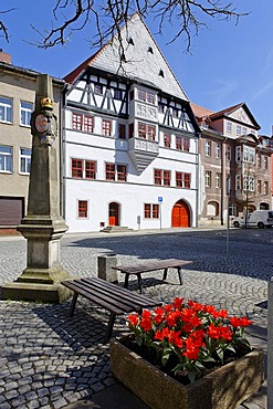 Market square with posting milestone, Neustadt an der Orla, Thuringia, Germany, Europe