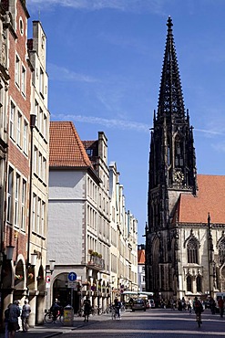 Prinzipalmarkt street, market and town church of St. Lamberti, Muenster, Muensterland, North Rhine-Westfalia, Germany, Europa