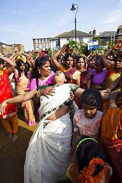 Chariot Festival participants, Shri Kanaga Thurkkai Amman Temple, Ealing, London, England, United Kingdom, Europe