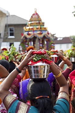 Chariot Festival participants, Shri Kanaga Thurkkai Amman Temple, Ealing, London, England, United Kingdom, Europe