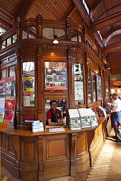 Tourist Information Office, Windsor Royal Shopping Arcade, Windsor, Berkshire, England, United Kingdom, Europe