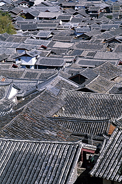 Ancient rooftops showing traditional architecture, Old Town, Lijiang, UNESCO World Heritage Site, Yunnan Province, China, Asia