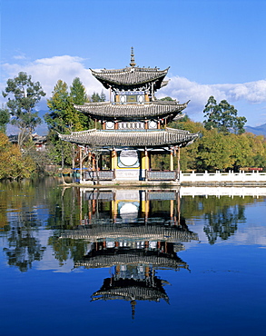 Deyue Pavilion, Ming Dynasty pagoda, Black Dragon Pool Park, Lijiang, UNESCO World Heritage Site, Yunnan Province, China, Asia