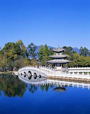 Black Dragon Pool Park, Deyue Pavilion, pagoda dating from the Ming Dynasty, Lijiang, UNESCO World Heritage Site, Yunnan Province, China, Asia