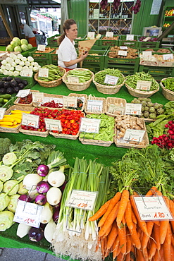 Fruit stall, Viktualienmarkt, Munich, Bavaria, Germany, Europe