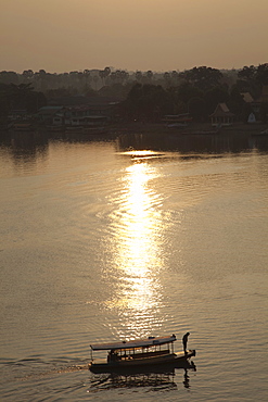 Chao Phraya River at sunset, Ayutthaya, Thailand, Southeast Asia, Asia