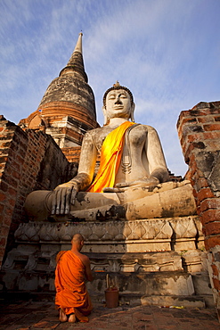 Buddha statue at Wat Yai Chai Mongkhon, Ayutthaya Historical Park, UNESCO World Heritage Site, Ayutthaya, Thailand, Southeast Asia, Asia