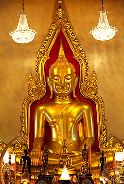 Golden Buddha statue, Wat Trimitra, Bangkok, Thailand, Southeast Asia, Asia