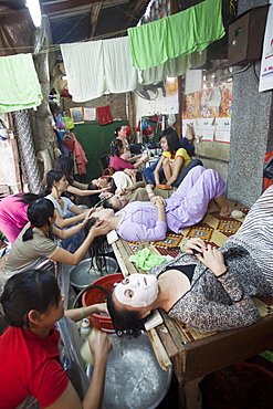 Hair salon, Han Market, Danang, Vietnam, Indochina, Southeast Asia, Asia