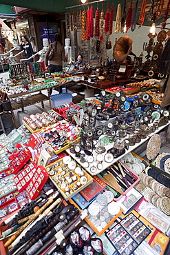 Shop in Cat Street, Hollywood Road, Hong Kong, China, Asia