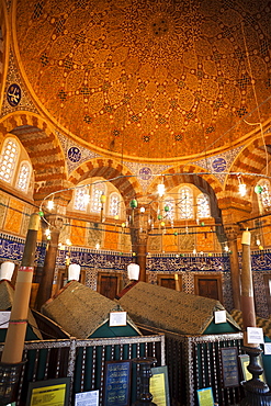 Tomb of Suleyman II at Suleymaniye Mosque, Istanbul, Turkey, Europe