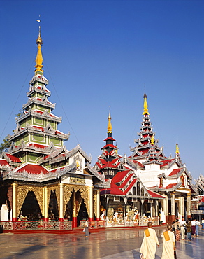 Buddhist shrines, Shwedagon Pagoda, Yangon, Myanmar (Burma), Asia