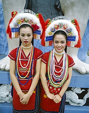 Women of the Ami Minority Tribe, dressed in traditional costume, Taroko Gorge, Taiwan, Asia