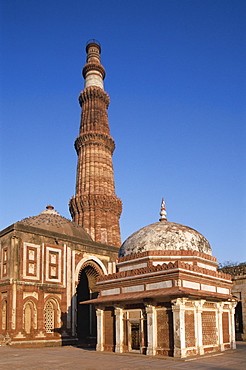 Victory Tower, Qutb Minar Mosque, UNESCO World Heritage Site, Delhi, India, Asia